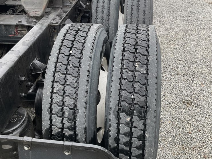 2015-kenworth-t400-image-8