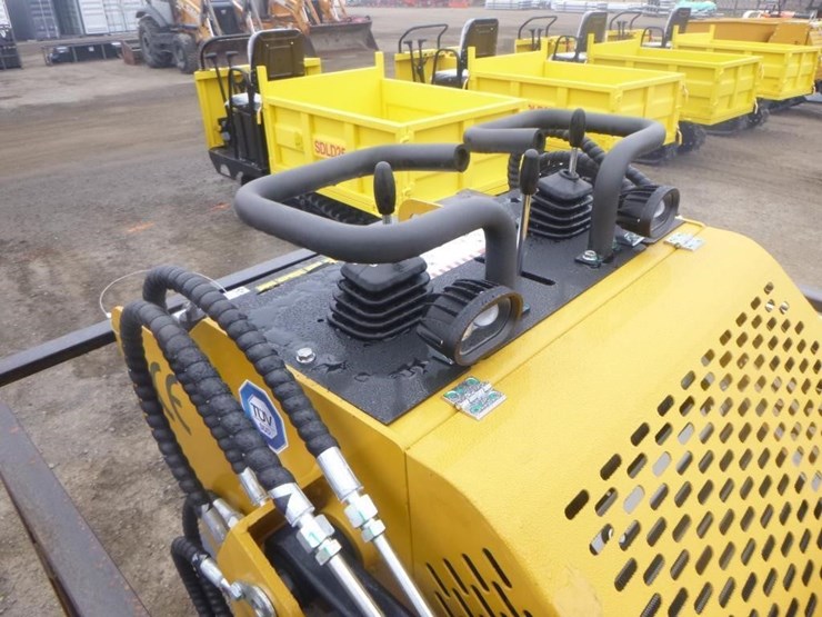 2025-agt-mx-mrt14-skid-steer-track-loader-image-14