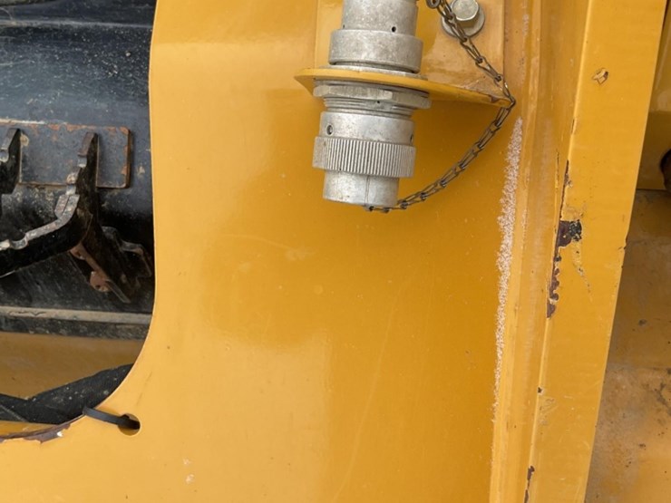 2021-caterpillar-259d3-image-17