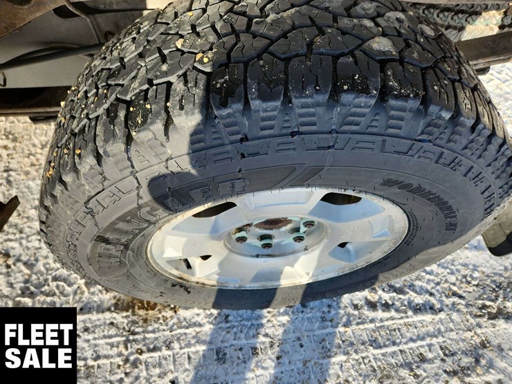 2013-chevrolet-silverado-1500-lt-image-32