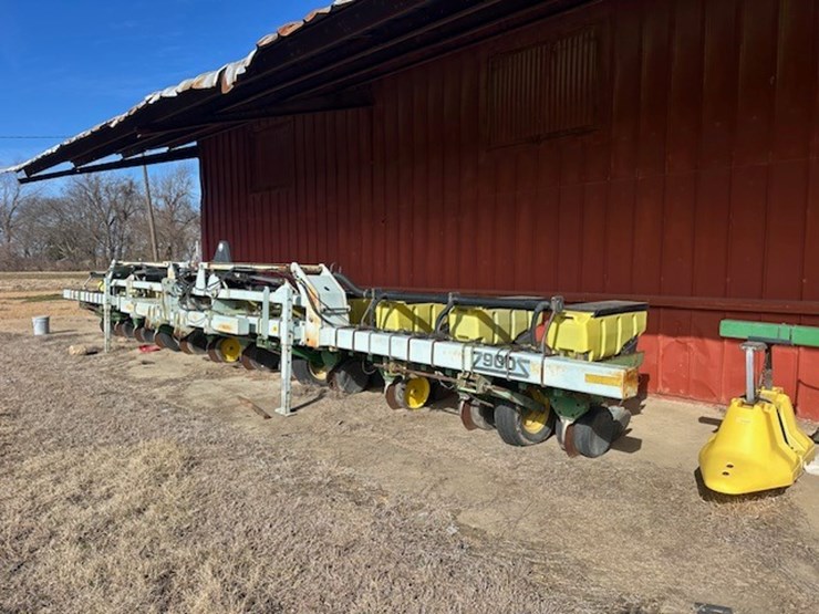 12-john-deere-12-image-1