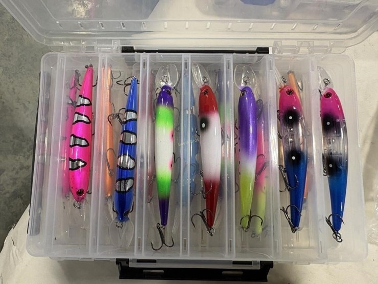 fishing-items,-filet-knife,-scale,-gps-image-5