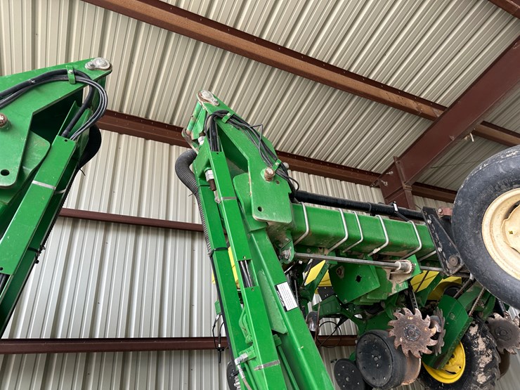 john-deere-1725-image-29