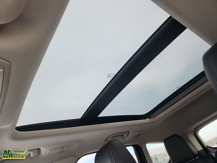 2013-ford-escape-sel-image-24