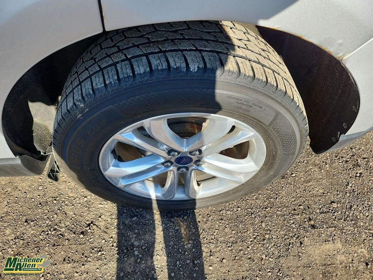 2017-ford-edge-sel-image-12