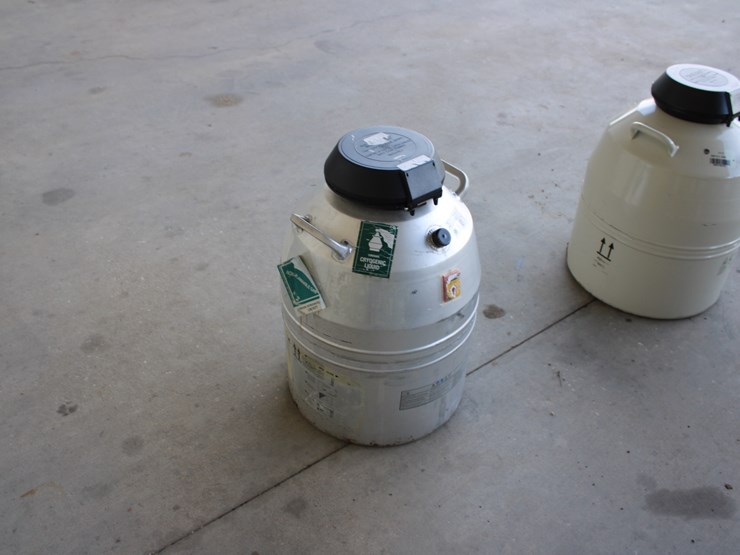 #1036-•-livestock-semen-tank-image-2