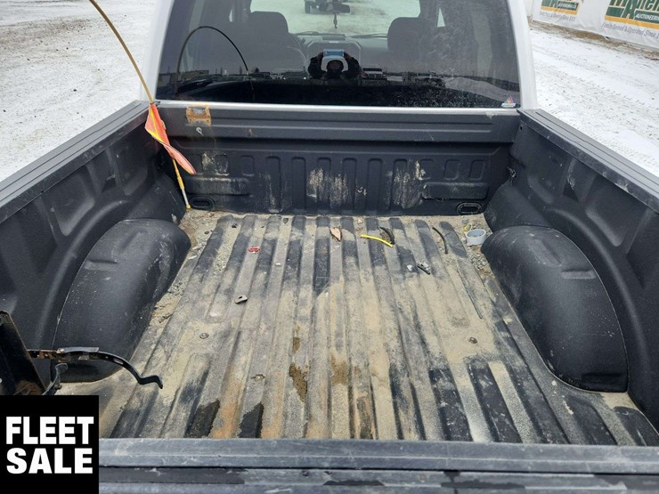 2020-ford-f150-image-36