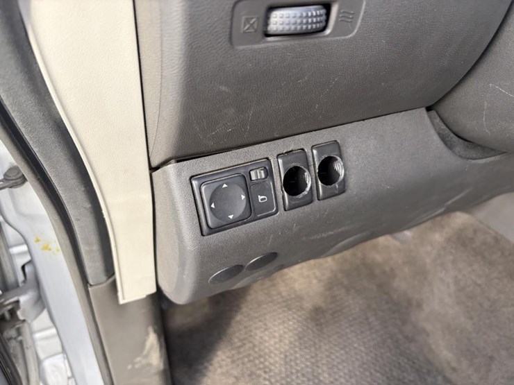 2012-nissan-pathfinder-image-35