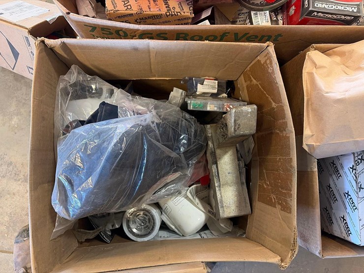 assortment-of-filters,-belts,-fire-extinguishers-&-a/c-gauges-image-7