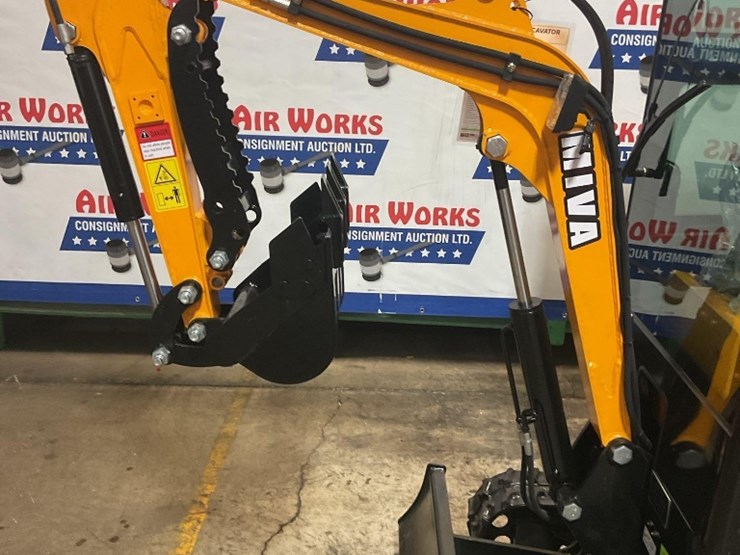 (inv.50030)-2025-miva-va13c-mini-excavator,-13.5-hp-gas-engine,-aux.-hydraulics,-manual-thumb,-image-10
