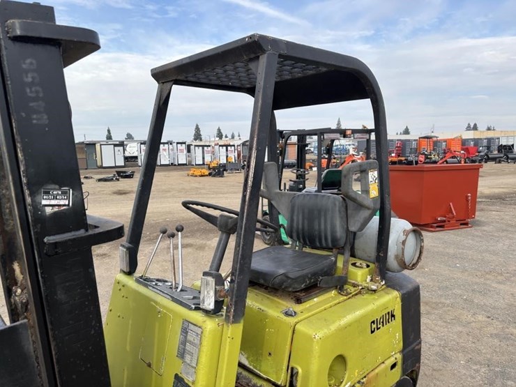 clark-c500-40-forklift-image-16