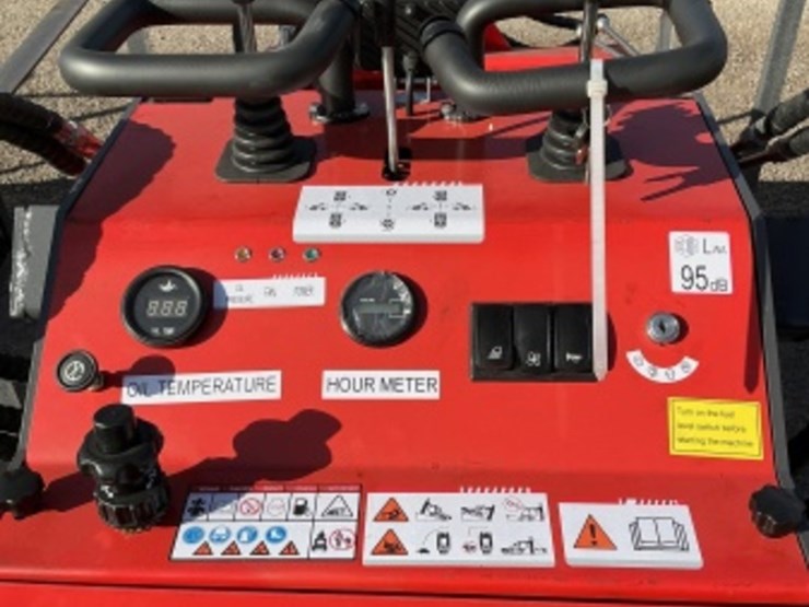 2025-agt-ysrt14-skid-steer-image-7