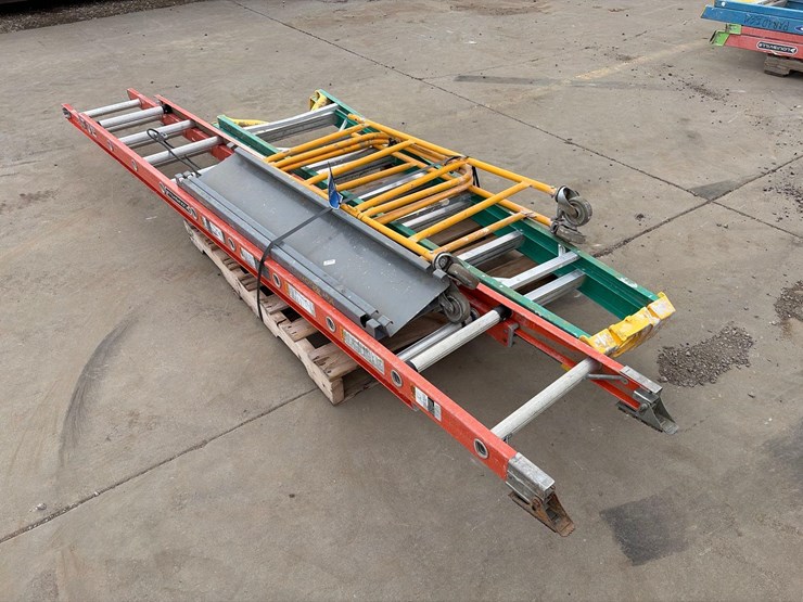 assortment-of-ladders-&-drywall-scaffolding-image-2