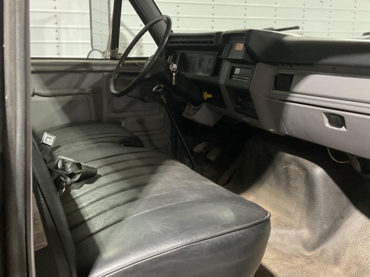 1995-ford-f800-image-11