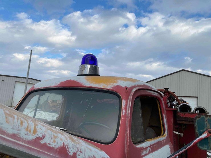 1949-ford-f7-firetruck-image-46