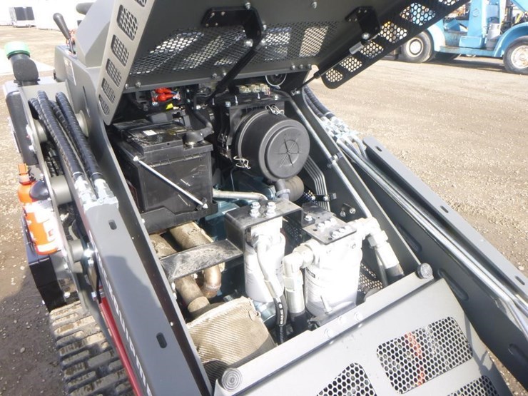 2025-kubota-d1703-image-18