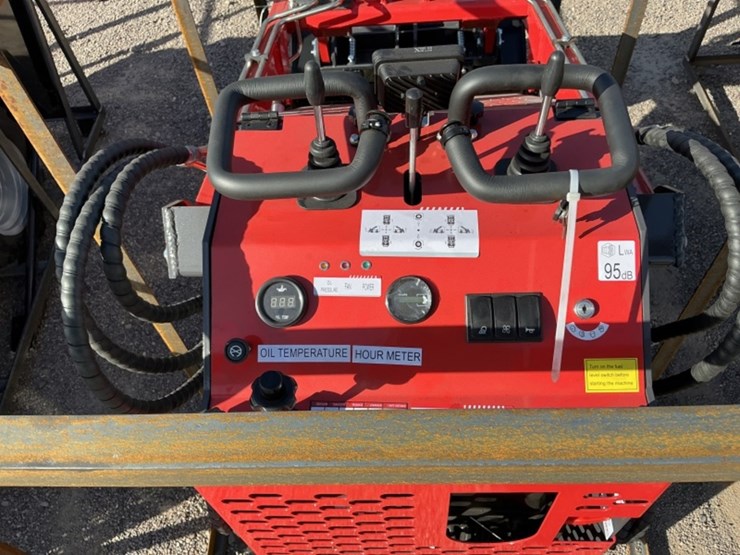 2025-agt-ysrt14-skid-steer-image-8