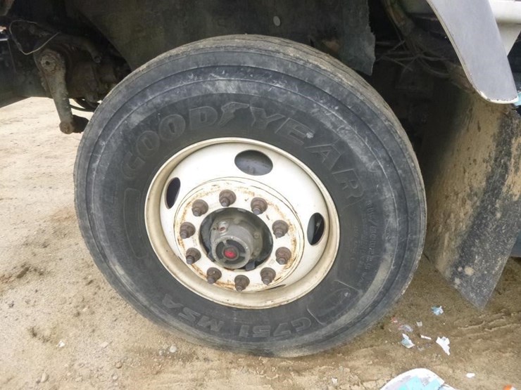 2002-international-2674-image-33