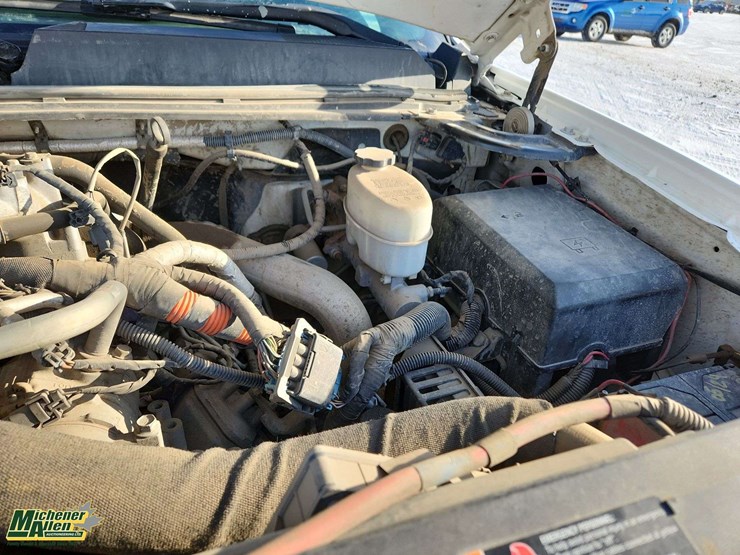 2013-gmc-sierra-3500hd-image-27