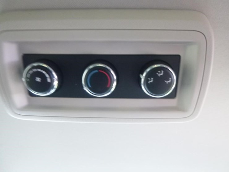 2014-dodge-grand-caravan-image-12