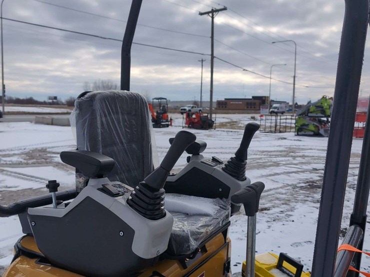 cfg-industrial-mini-excavator---qk18r---yellow-**-throttle-cable-broken-image-7