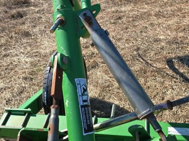 frontier-8-wheel-hay-rake-image-4