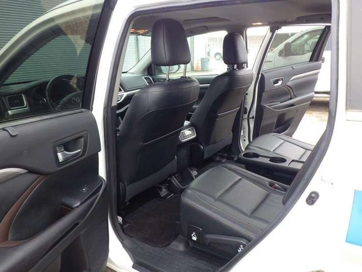 2017-toyota-highlander-image-7