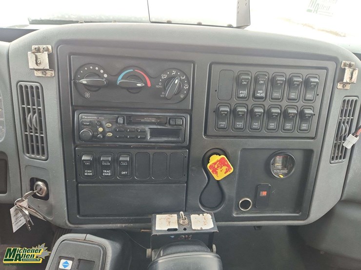 2006-international-workstar-7500-image-22