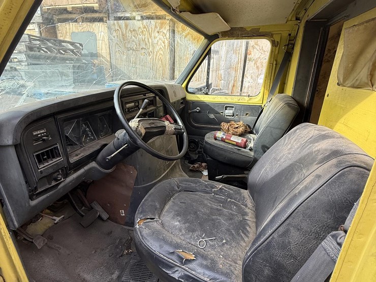 1985-ford-e350-image-14