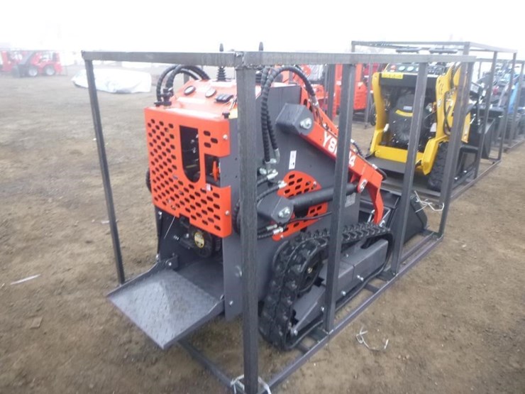 2025-agt-ysrt14-skid-steer-track-loader-image-3