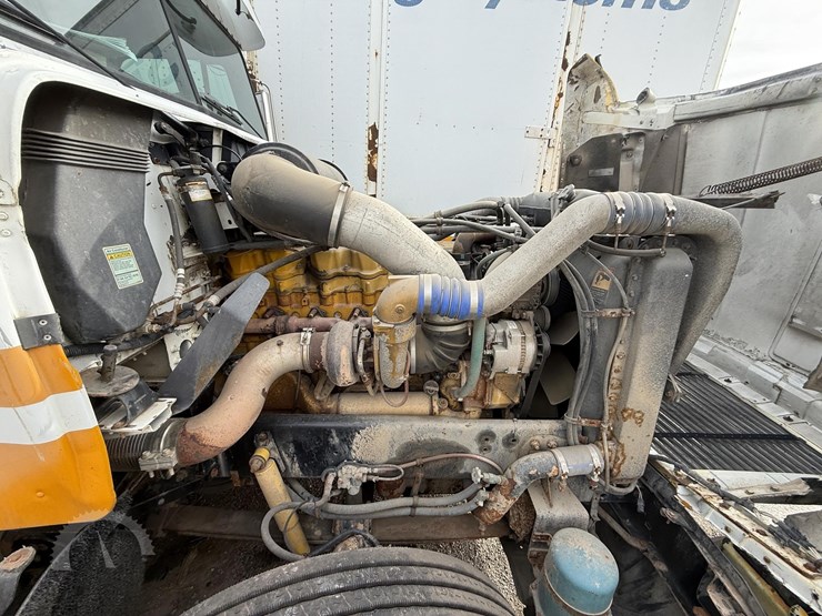 1988-freightliner-flc120-image-38