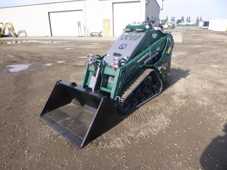 2026-kubota-d1703-image-1