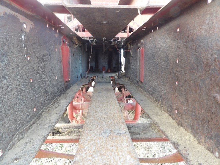 new-holland-575-image-9