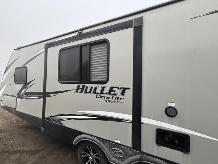 2020-bullet-bl243bhsw20-travel-trailer-image-15