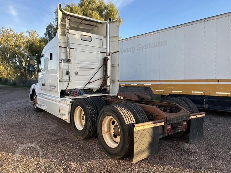 1999-volvo-vnl64t770-image-45