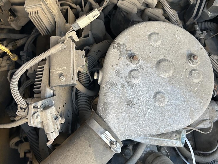 2002-yale-gc100mjn-image-24