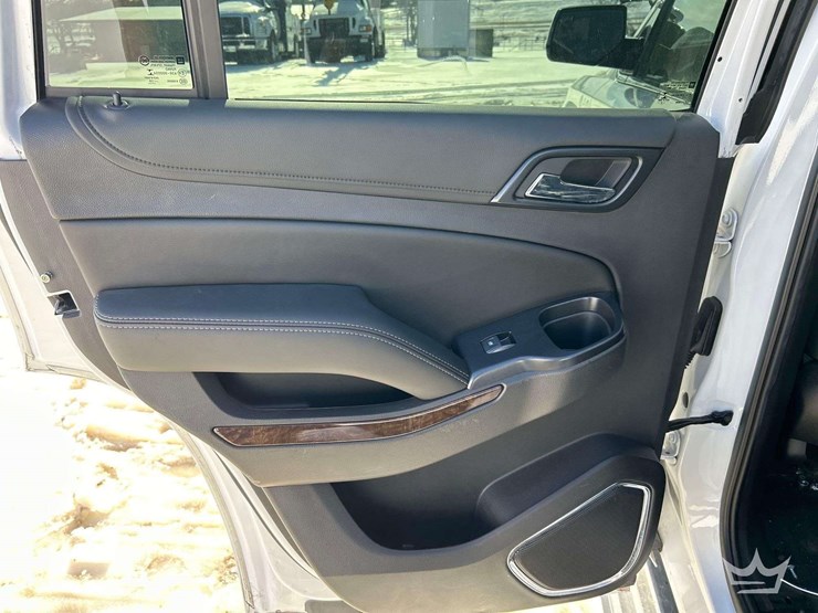 2020-chevrolet-tahoe-image-18