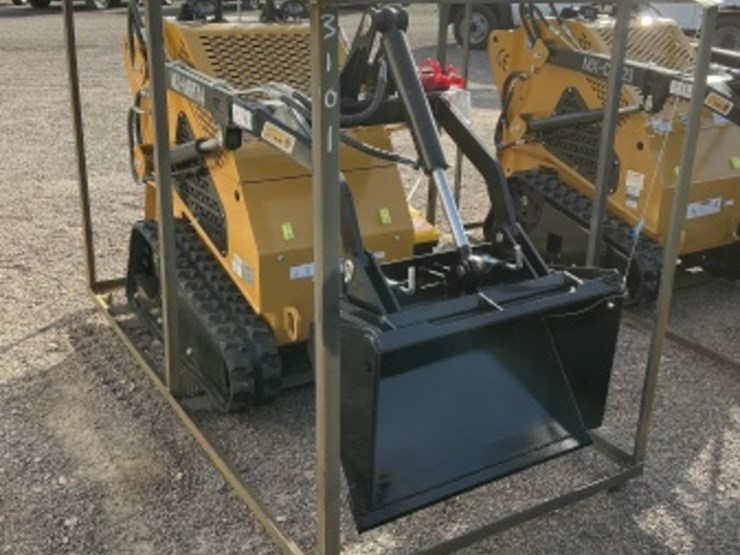 2025-agt-mxmrt14-stand-up-skid-steer-image-1