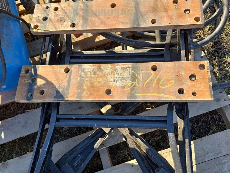 electric-air-compressor,-stand,-and-hose-image-2