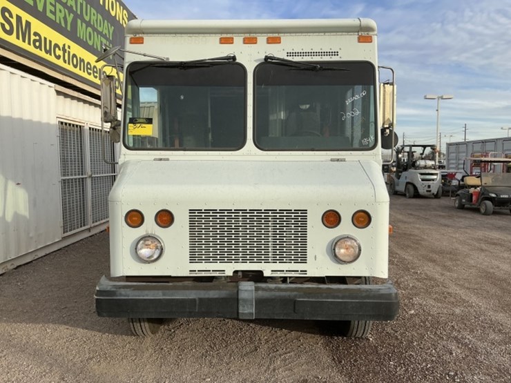 2002-workhorse-p20-delivery-van-image-3