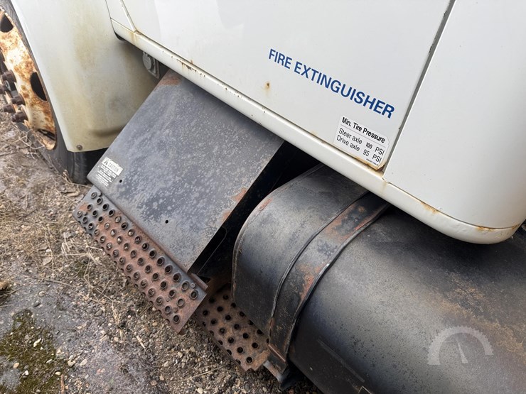 2000-international-4700-image-19