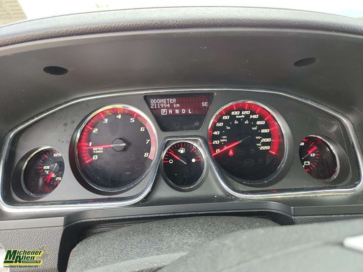 2013-gmc-acadia-slt-image-19