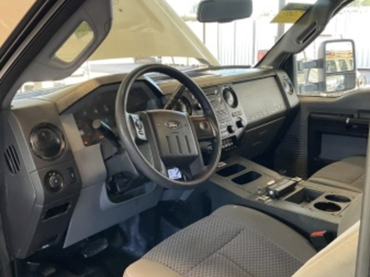 2015-ford-f550-image-24