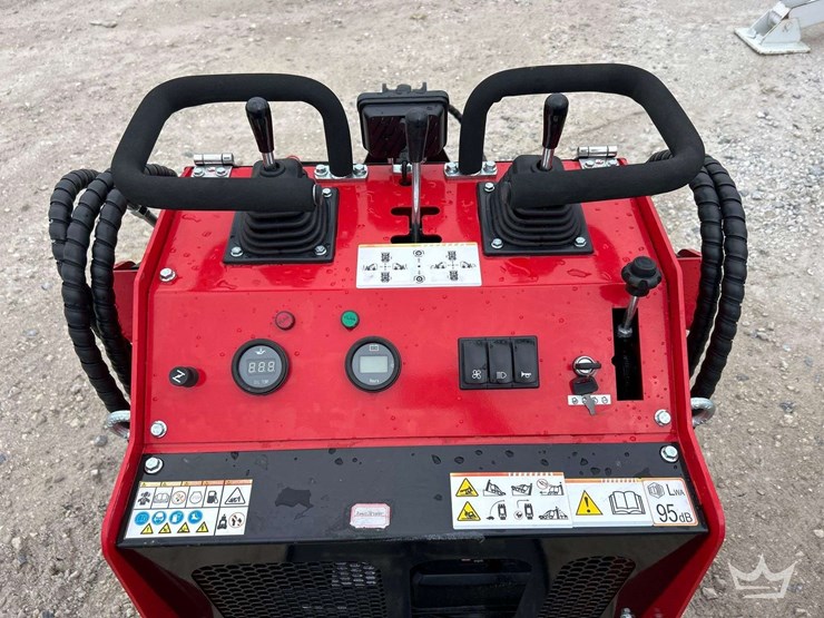 2025-ht360w-mini-stand-on-track-loader-skid-steer-image-9