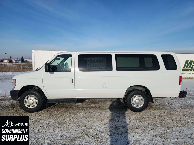 2014-ford-cargo-image-6