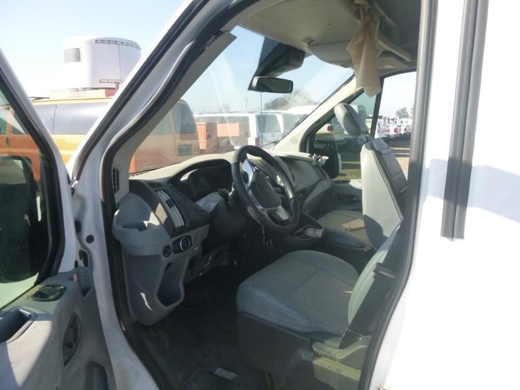 2019-ford-transit-image-12