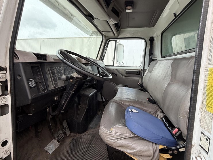 2000-international-4700-image-19
