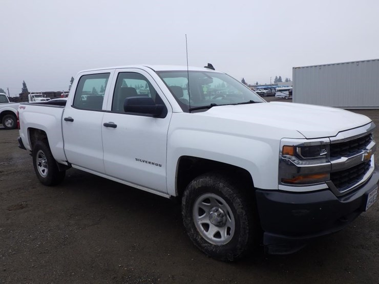 2018-chevrolet-1500-image-2