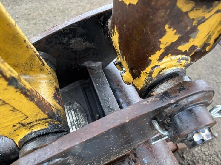 2018-caterpillar-303-image-14