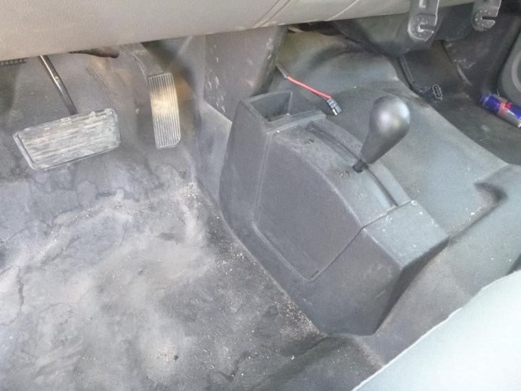 2011-chevrolet-2500-image-13